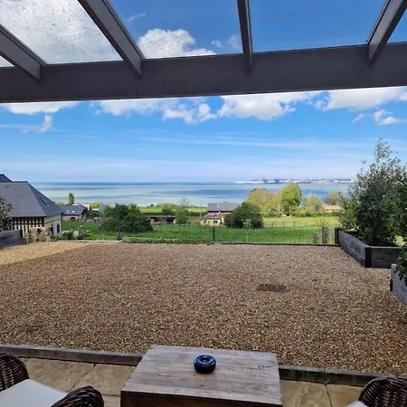 La Tour De L'estuaire Sea View & Shared Garden 6 Guests Holiday home *