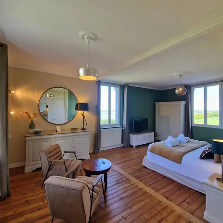 Holiday home La Tour De L'estuaire Sea View & Shared Garden 6 Guests *