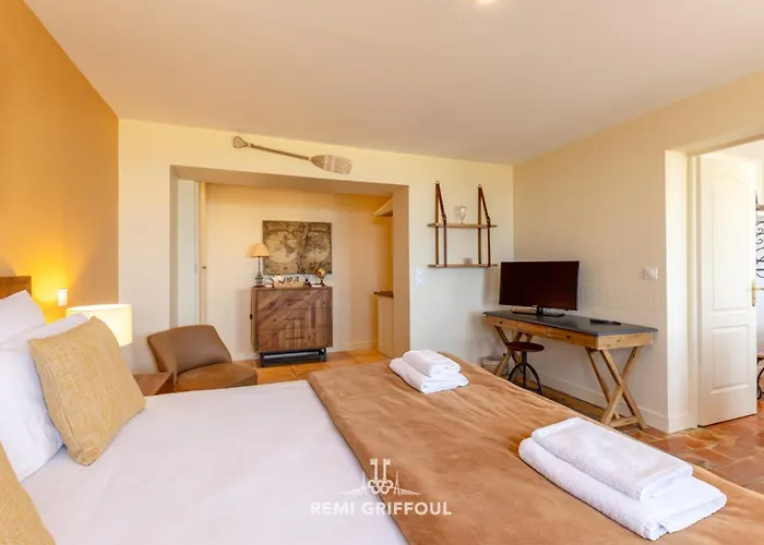 La Tour De L'estuaire Sea View & Shared Garden 6 Guests *