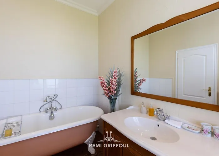 La Tour De L'estuaire Sea View & Shared Garden 6 Guests